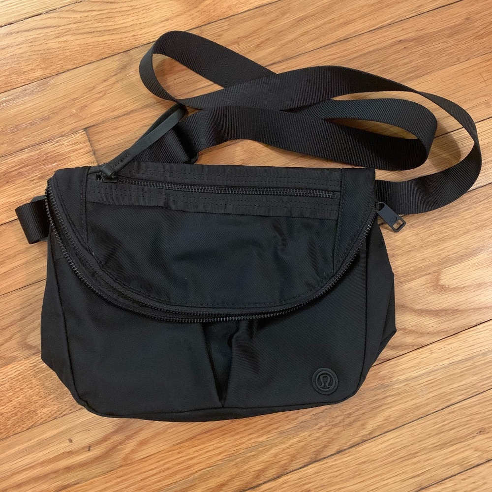 Lululemon All Night Festival Bag in Black